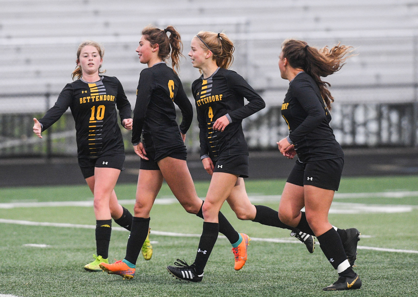 052721-qc-spt-moline-bett-soccer-004